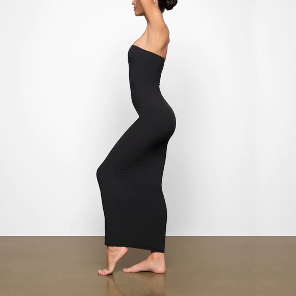 SKIMS 🖤 Fits Everybody Tube Dress - Picture 6 of 16